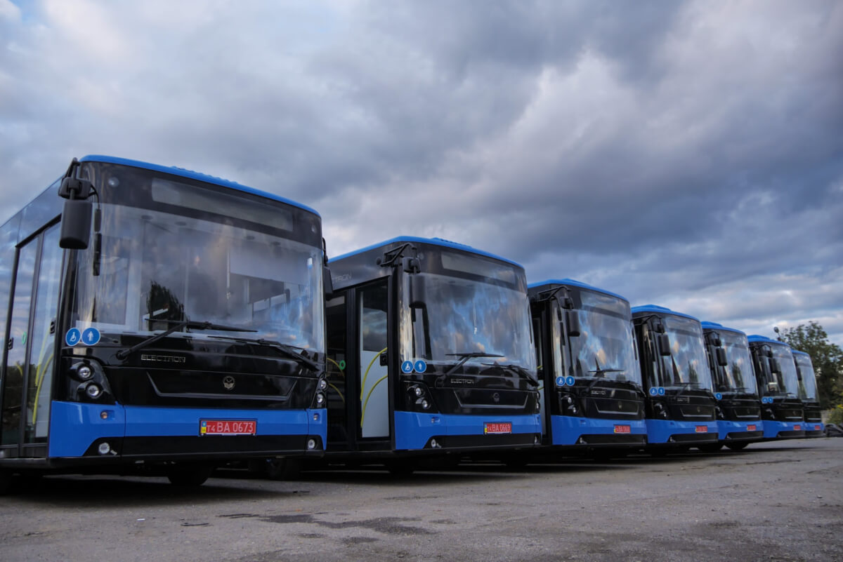 10 нових сучасних автобусів "Електрон" – в Ужгороді
