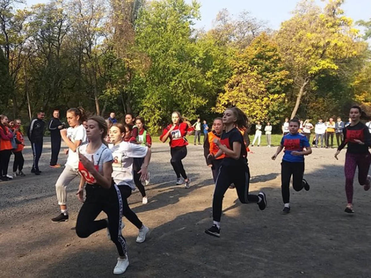 В Ужгороді відбулися змагання з легкоатлетичного кросу