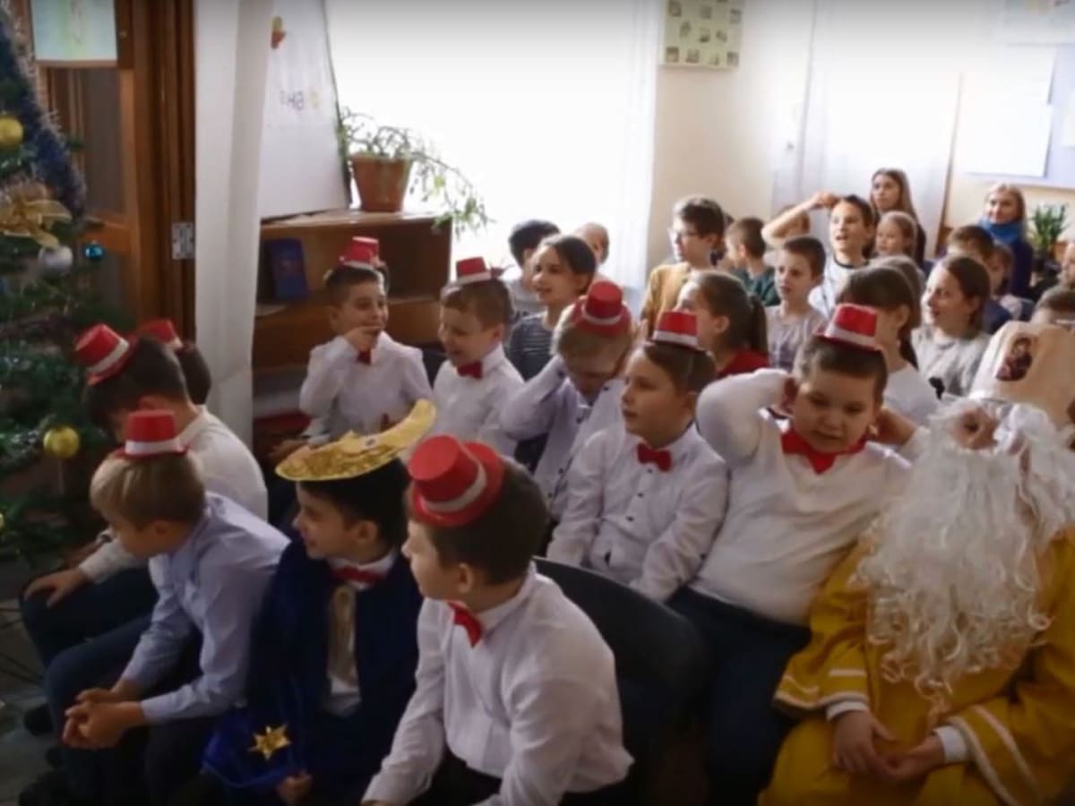 Юні читачі ужгородської бібліотеки зустрічали Миколая (ВІДЕО)
