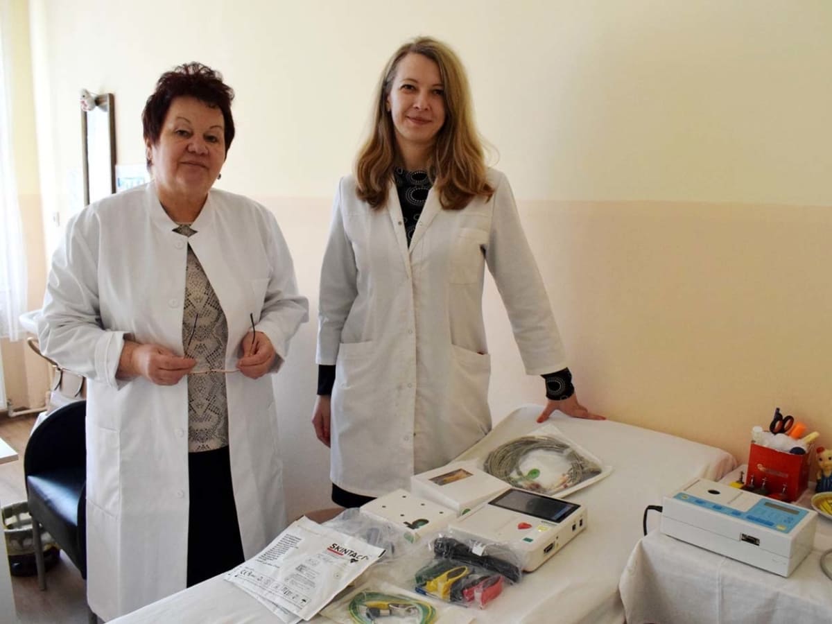 Ужгородській міській дитячій лікарні передали два кардіографи фото