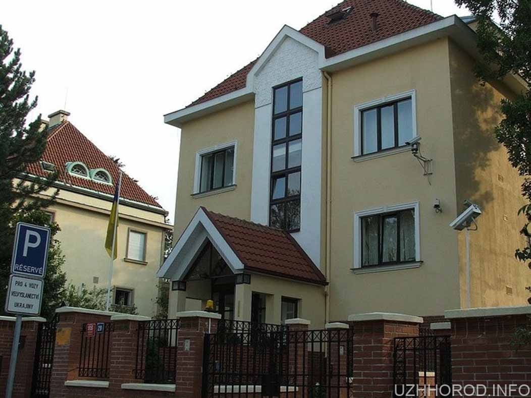 Застрягли в Чехії: у посольстві припинили реєструвати охочих повернутися в Україну