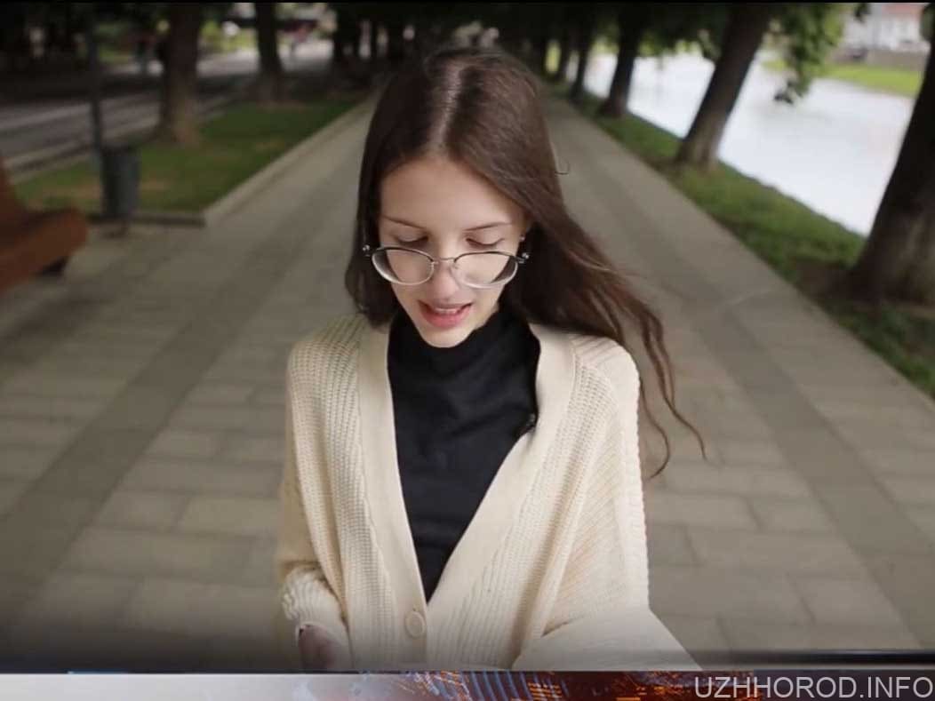 Ужгородська школярка дебютувала «Порожніми коридорами» (ВІДЕО)