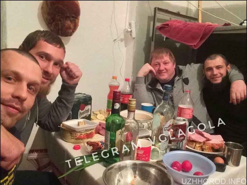 Віскі, пиво, телефони та селфі: життя затриманих в Ужгородському СІЗО