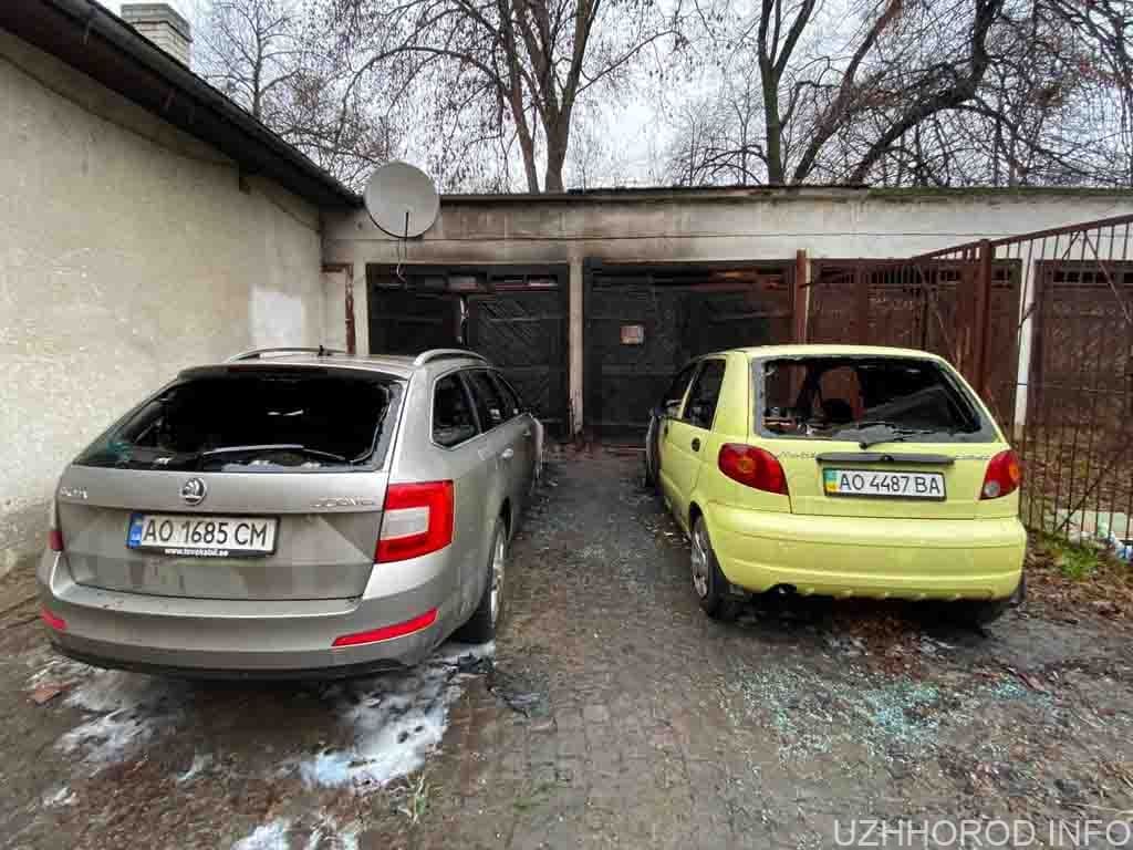 В Ужгороді зранку горіло два автомобілі