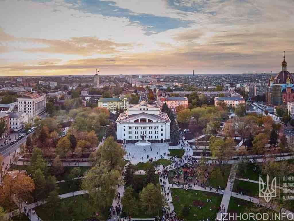 Маріупольський драмтеатр переїде в Ужгород фото