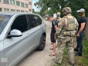 СБУ затримала агента рф, який «провів» до околиць Києва понад 120 одиниць техніки окупантів (ВІДЕО)