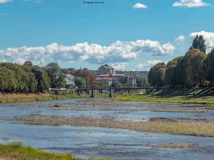 В Ужгороді заборонили купання та катання на річці
