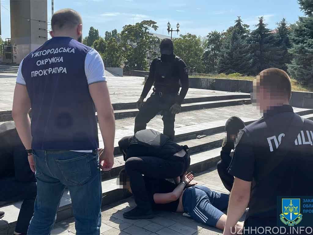 $1800 за вплив на експерта – в Ужгороді медпрацівника судитимуть за хабар