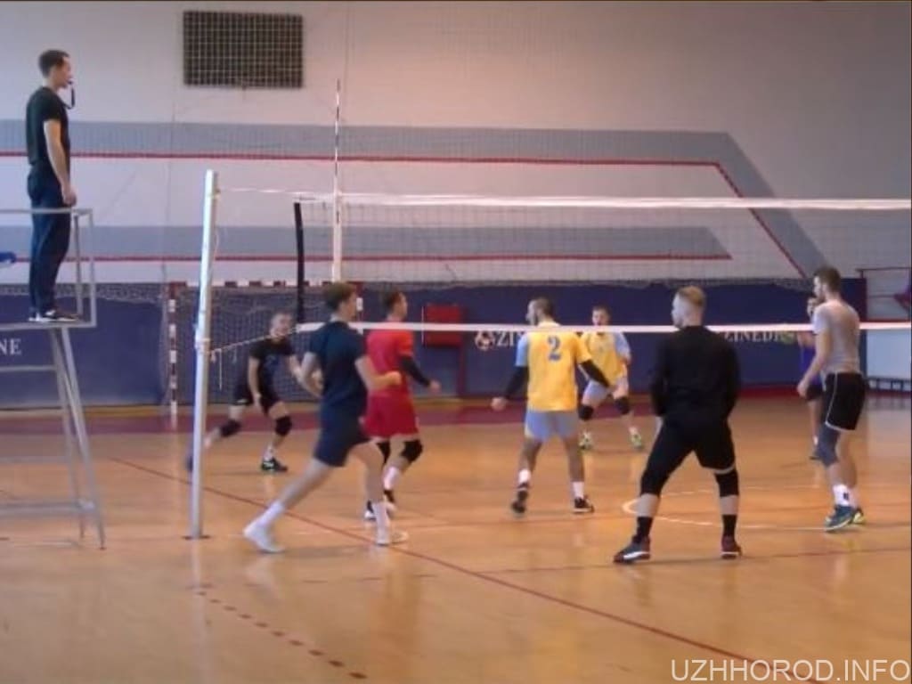 В Ужгородському національному університеті створено волейбольну команду майстрів фото