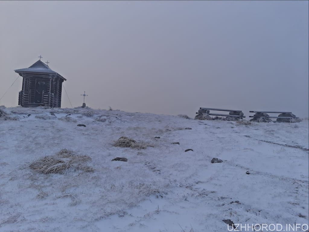 На високогір'ї Карпат знову впав сніг фото