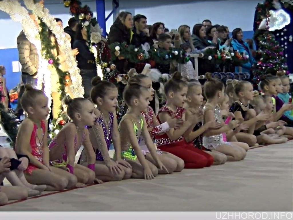 В Ужгороді художні гімнастки змагалися на турнірі фото