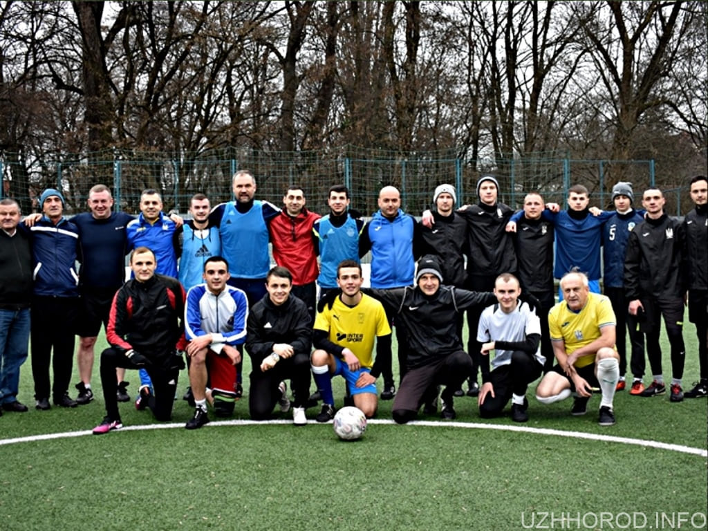 В Ужгороді провели мініфутбольний турнір з-поміж арбітрів