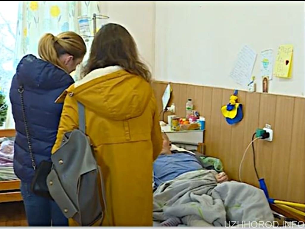 В ужгородській лікарні проводять складні операції на кістках постраждалим внаслідок бойових дій (ВІДЕО)