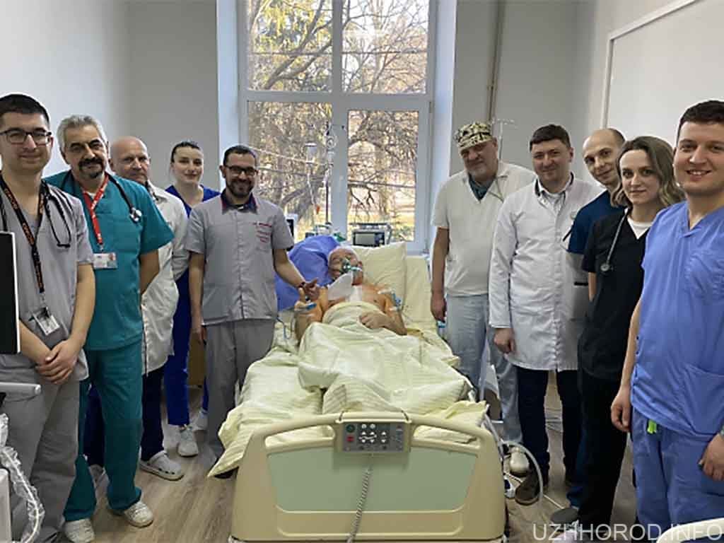 У Мукачеві чоловіка, якому пересадили серце, виписали з лікарні