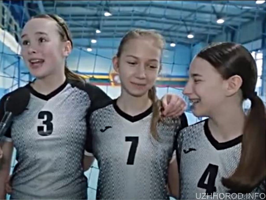 В Ужгороді завершився чемпіонат Закарпаття з гандболу серед дівчат фото