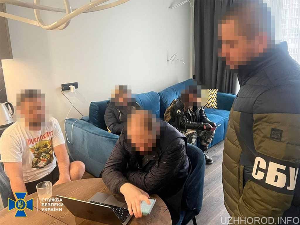СБУ спільно з правоохоронцями Чехії затримала шахраїв фото
