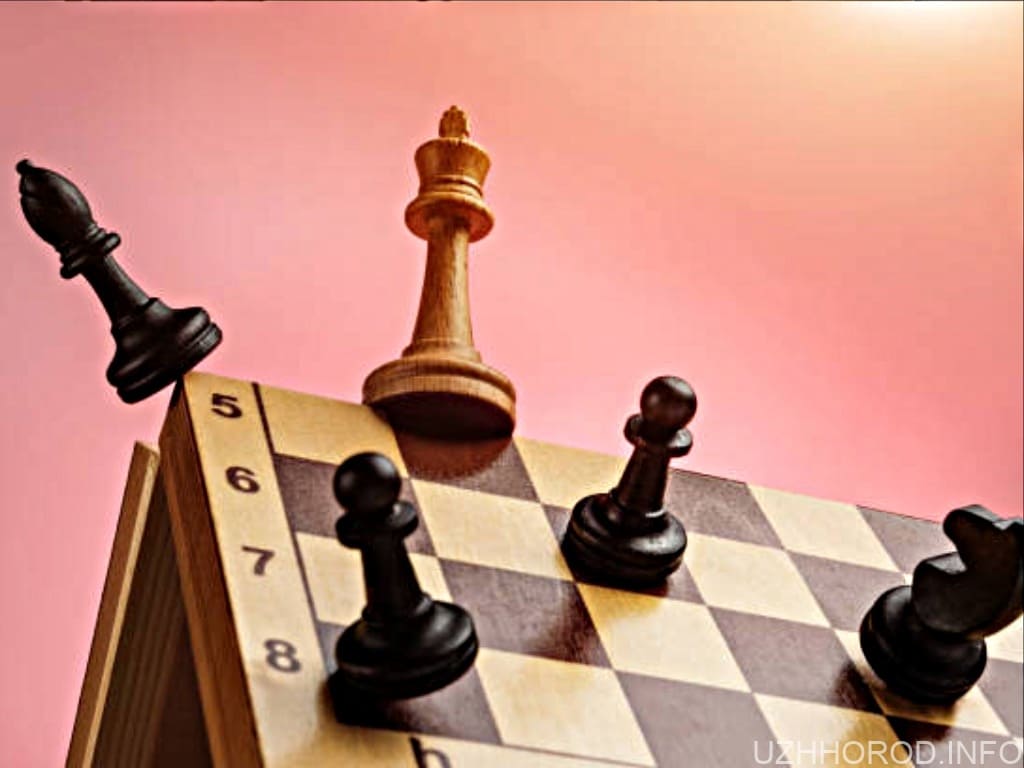 В Ужгороді гра в шахи між друзями закінчилася різаниною і судовою тяганиною фото