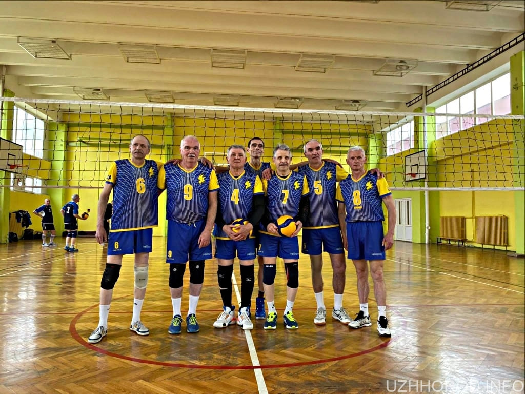 Ужгородці перемогли на всеукраїнському турнірі з волейболу фото