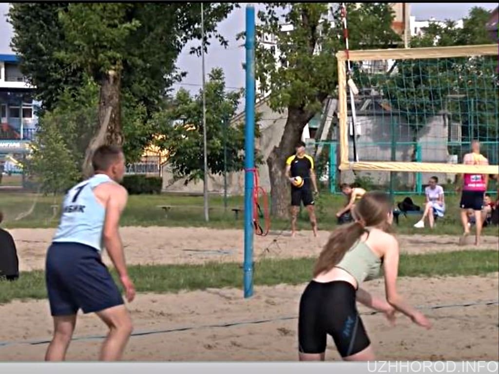 В Ужгороді офіційно відкрили сезон із пляжного волейболу (ВІДЕО)