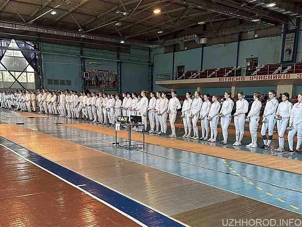 В Ужгороді відбувся турнір з фехтування на шпагах фото