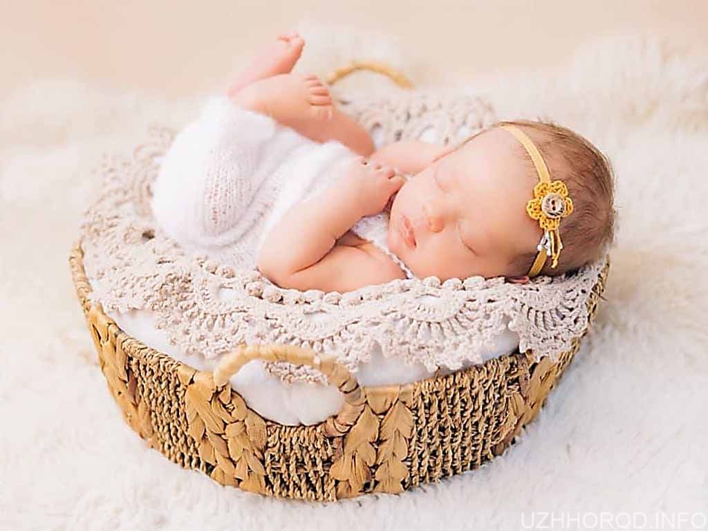 В Ужгородському пологовому народилася дівчинка дитина фото