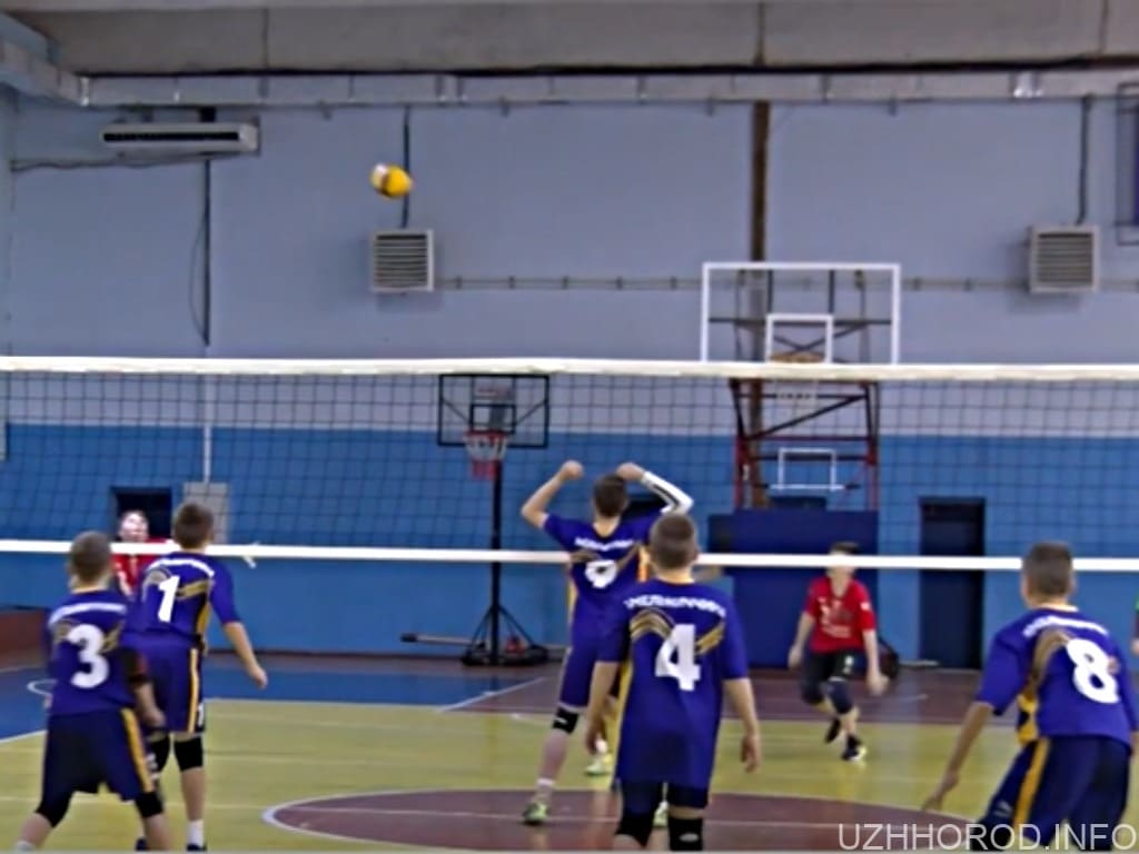 В Ужгороді юні волейболісти грали матчі 2 туру Дитячої ліги України (ВІДЕО)