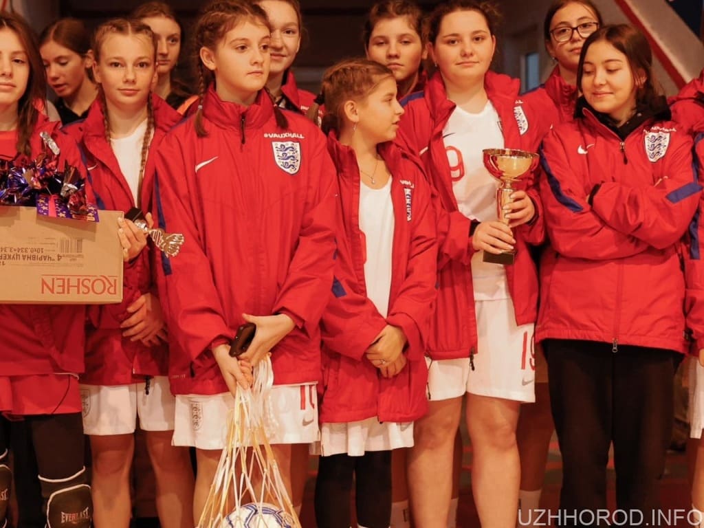 В Ужгороді відбувся обласний футбольний турнір серед дівочих команд фото
