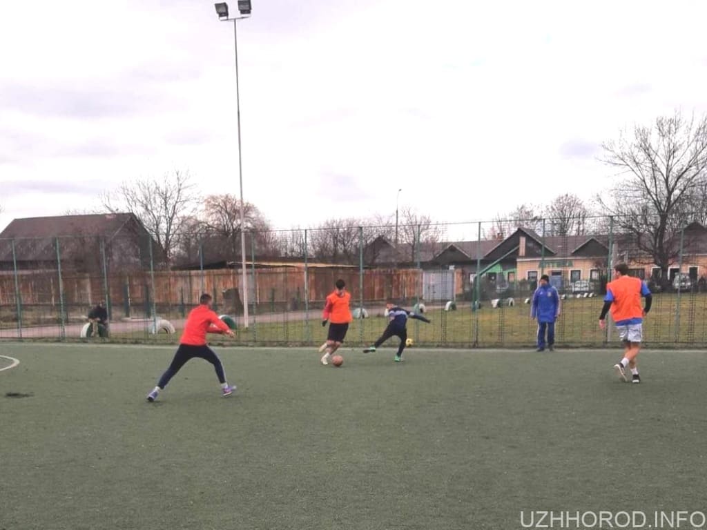 В Ужгороді провели традиційний футбольний турнір серед команд мікрорайонів міста