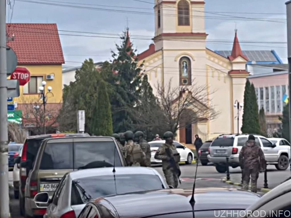 В центрі Тячева затримали секретаря Хустської єпархії УПЦ МП фото