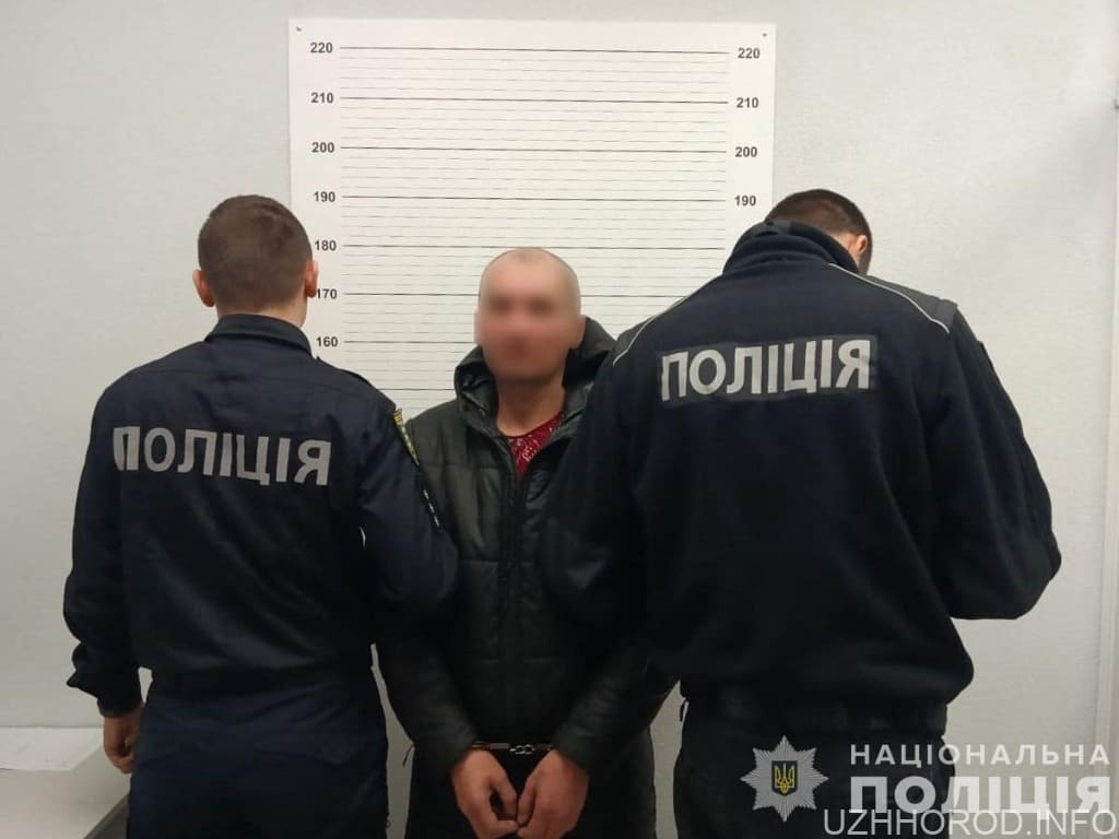 Поліція Ужгорода затримала зловмисника, який заподіяв смертельні поранення своєму товаришу