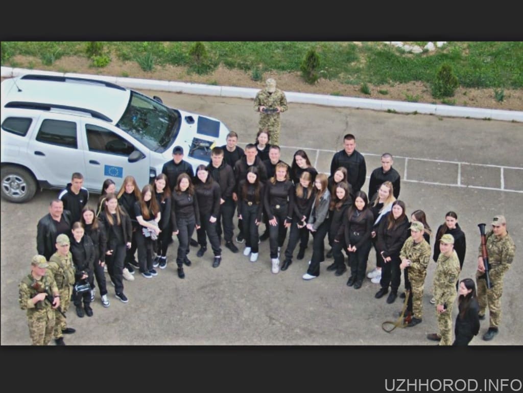 Студенти Ужгородського національного університету завітали до прикордонного підрозділу фото