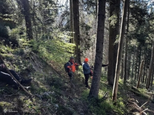 Гірські рятувальники Закарпаття продовжують пошуки тіла людини, яке виявили напередодні в горах