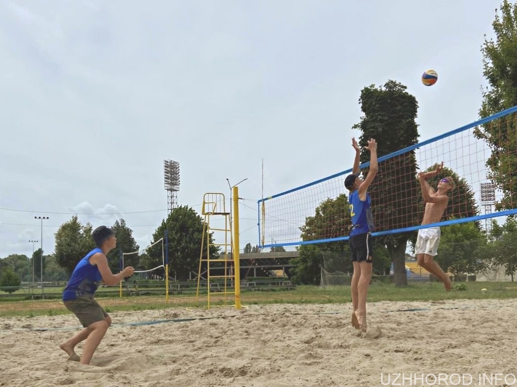Ужгородці перемогли на всеукраїнському турнірі з пляжного волейболу