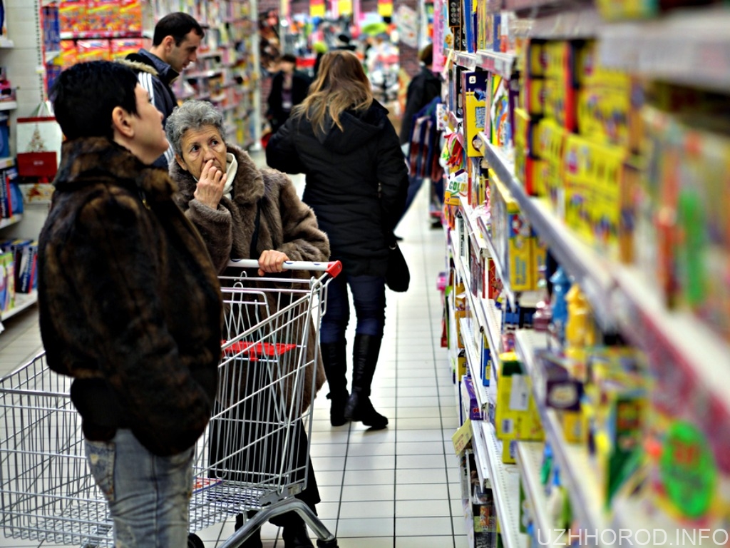 Зростання цін на продукти харчування в Угорщині викликає занепокоєння, багато хто робить покупки за кордоном