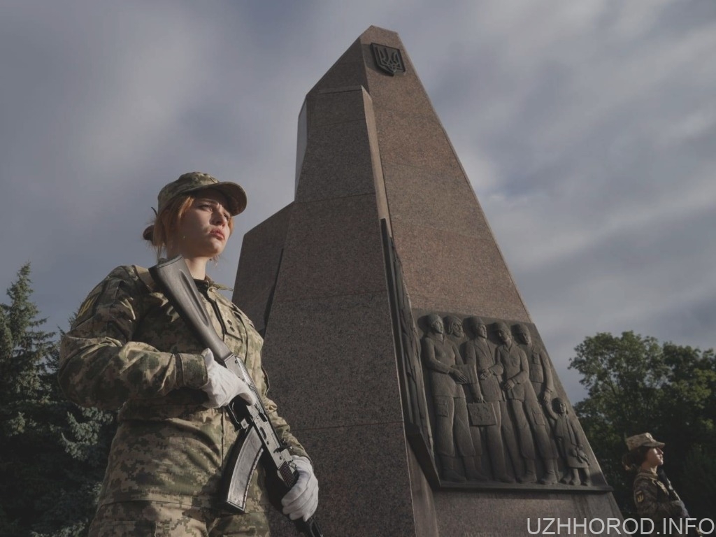 В Ужгороді вшанували памʼять полеглих захисників фото