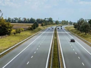 На двох вулицях Ужгорода змінили організацію руху транспорту (СХЕМА РУХУ)