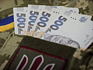 За хабар за відстрочку від мобілізації засуджено працівницю Закарпатського ТЦК