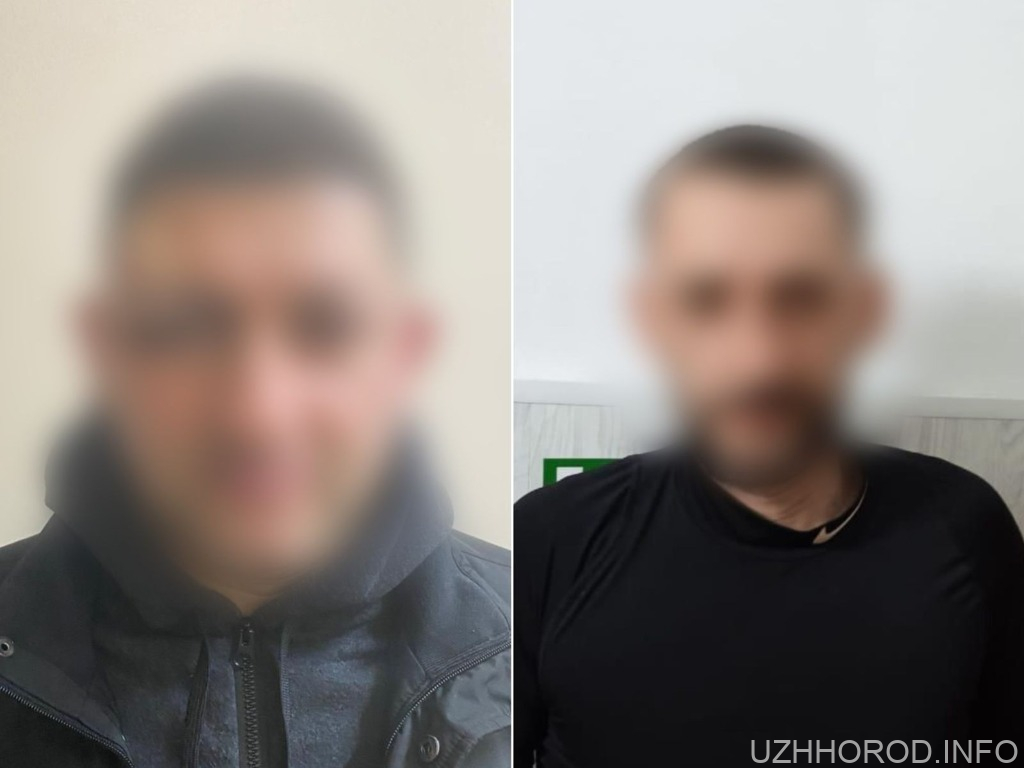 В Ужгороді чоловіки напали на поліцейських, побили їх та втекли (ВІДЕО, ФОТО) В Ужгороді чоловіки напали на поліцейських фото