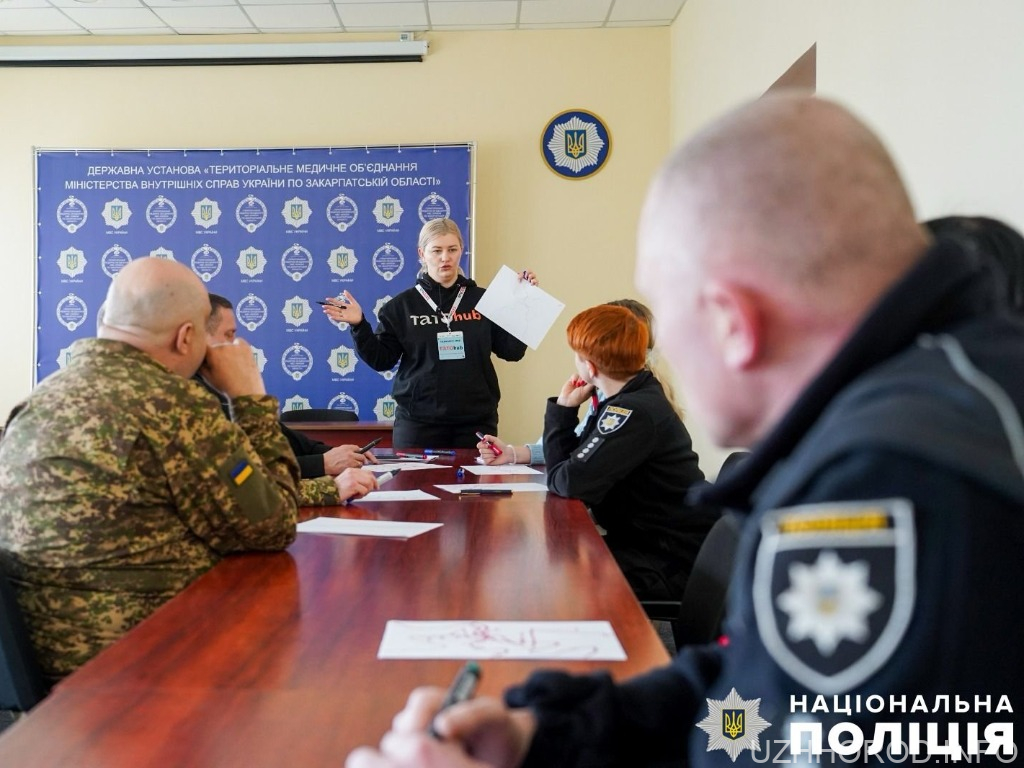 Нейрографіка як терапія: в Ужгороді захисників навчали мистецтву відновлення