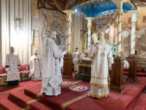 Графік богослужінь та освячення великодніх кошиків 4-5 квітня в Ужгороді