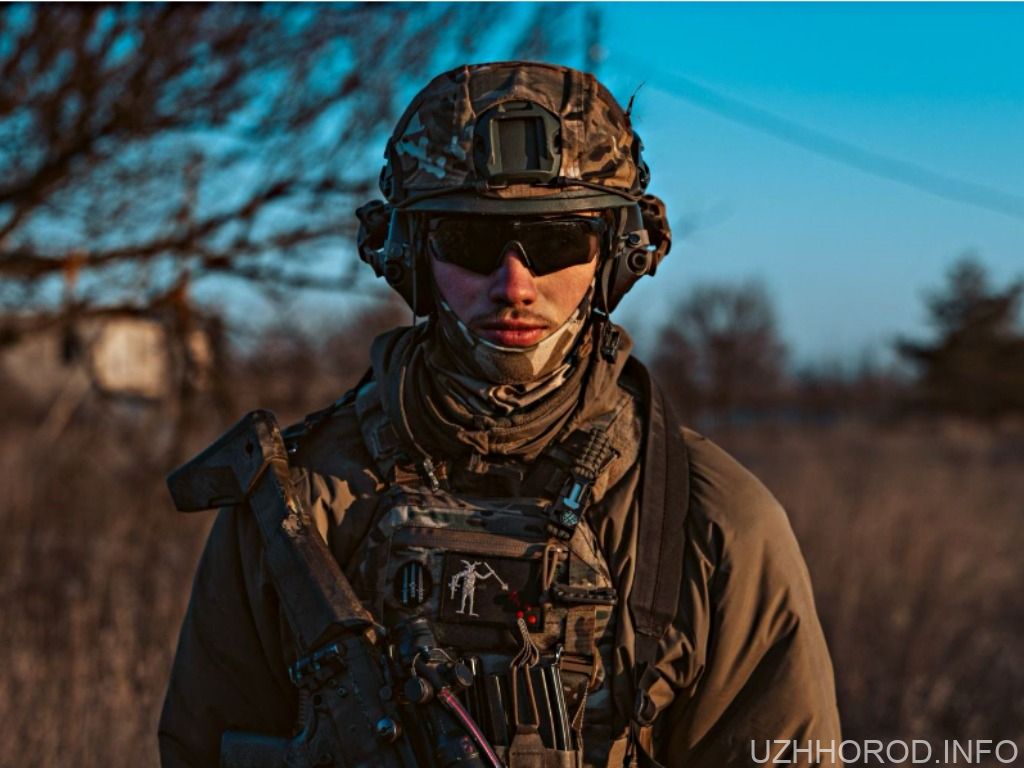 "Азов" розпочинає набір добровольців за "Контрактом 18-24" розпочинає набір добровольців фото