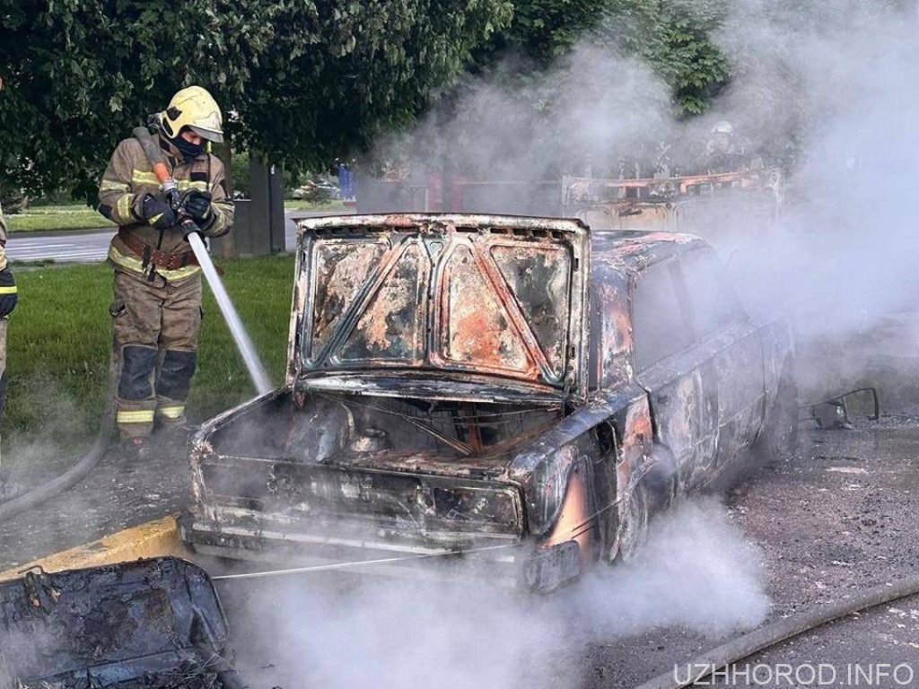 В Ужгороді група дітей підпалила автівку (ФОТО)
