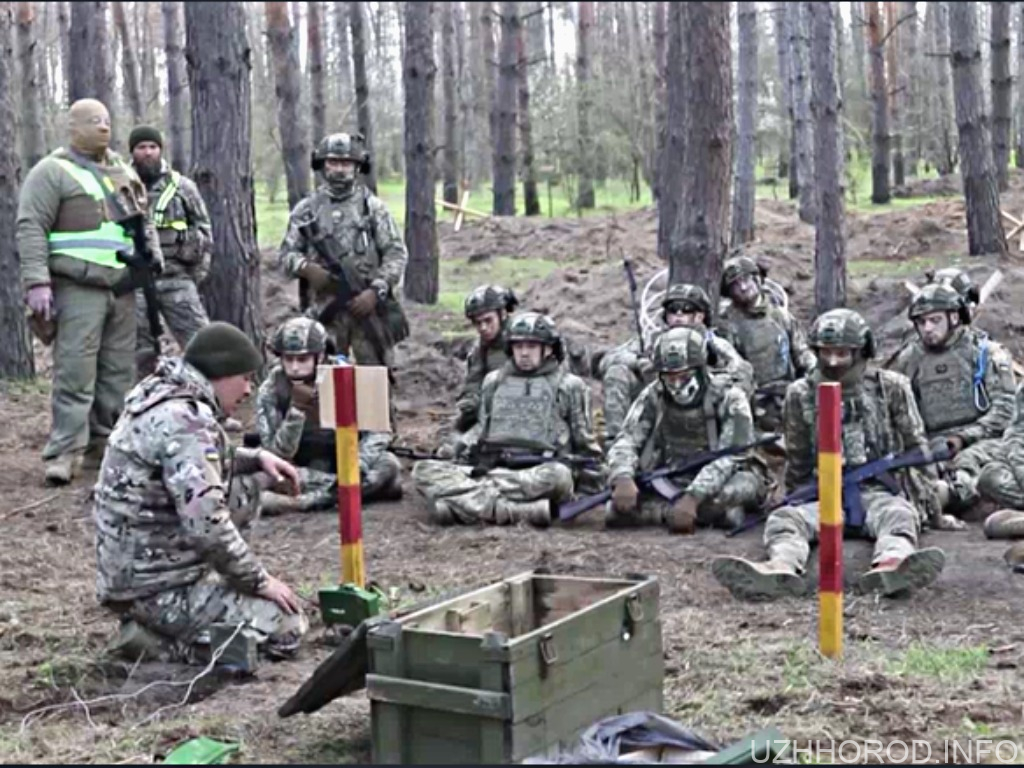 Підписуй контракт із ЗСУ — змінюй своє життя і захищай майбутнє! (ВІДЕО) змінюй своє життя і захищай майбутнє фото