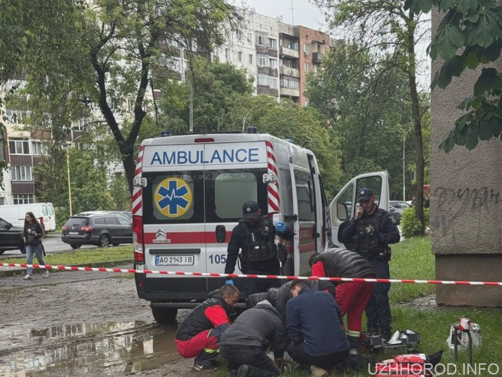 В Ужгороді 16-річний студент вистрибнув з вікна гуртожитку, залишивши передсмертне відео