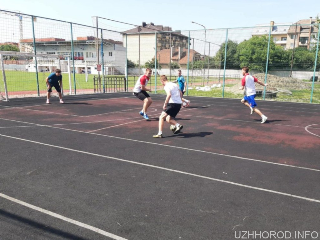 В Ужгороді провели традиційний футбольний турнір серед команд мікрорайонів міста