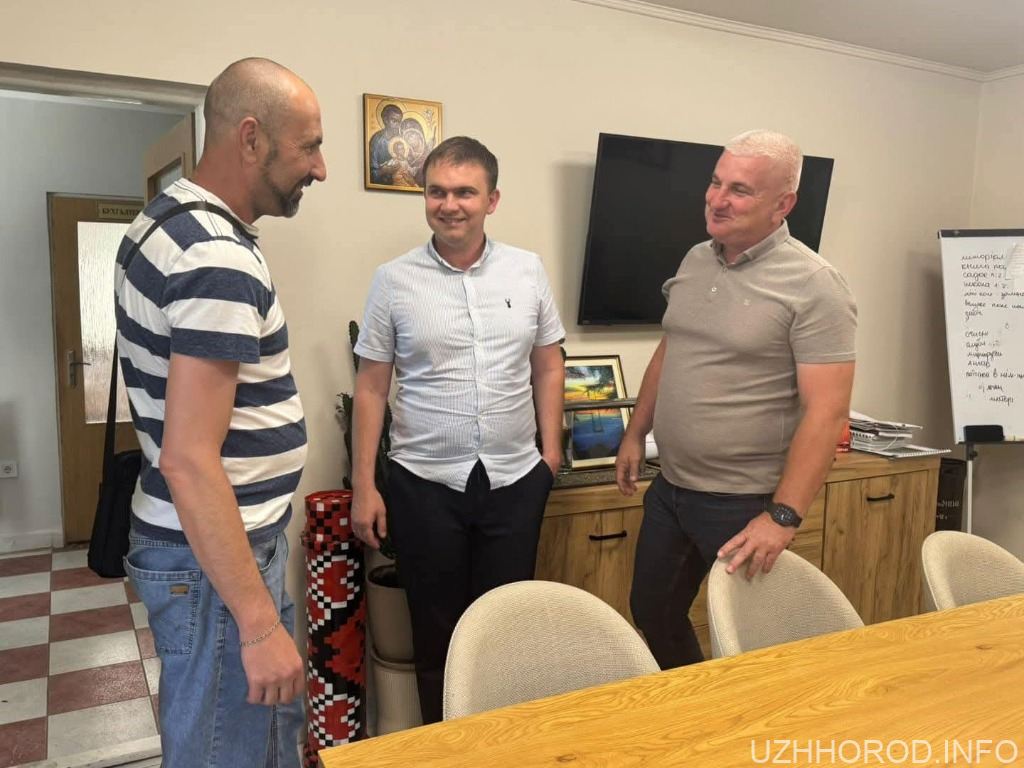 «Додому повертаються герої»: Оноківська громада зустріла Олександра Шніцера після полону Оноківська громада зустріла Олександра Шніцера після полону фото