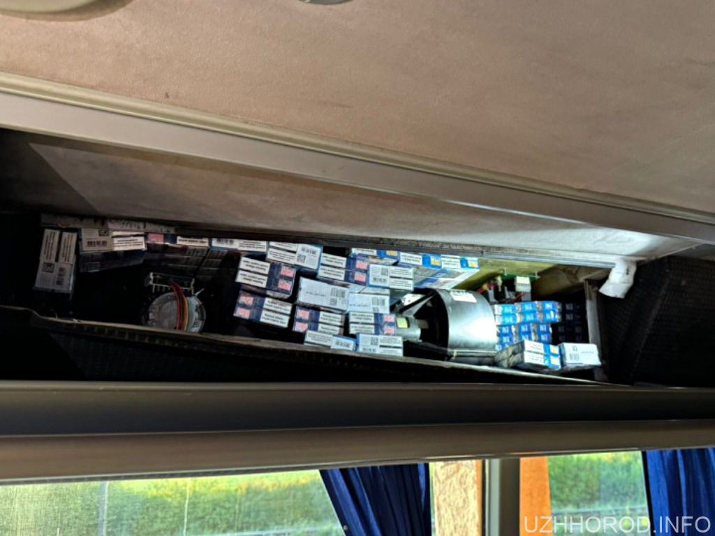 П'ятимільйонний "Van Hool" став трофеєм прикордонників на Закарпатті П’ятимільйонний “Van Hool” став трофеєм прикордонників на Закарпатті