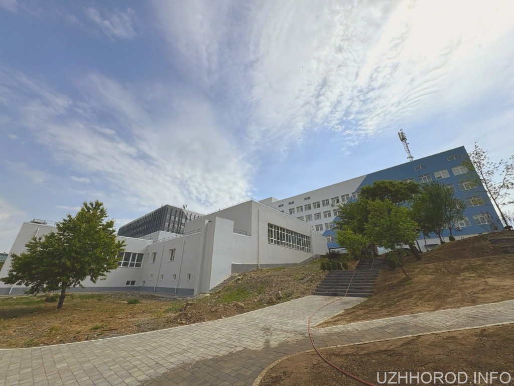 УжНУ увійшов до ТОП-12 українських вишів за кількістю поданих заяв на вступ до магістратури та бакалаврату УжНУ увійшов до ТОП-12 українських вишів за кількістю поданих заяв на вступ до магістратури та бакалаврату