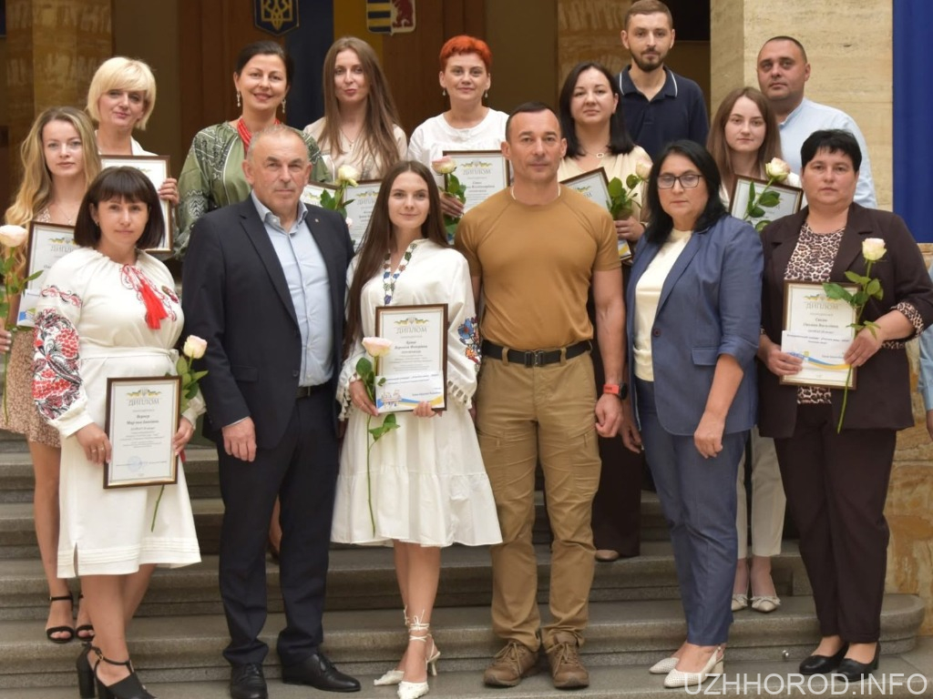 Відзначили кращих учителів: премії та слова вдячності Відзначили кращих учителів: премії та слова вдячності