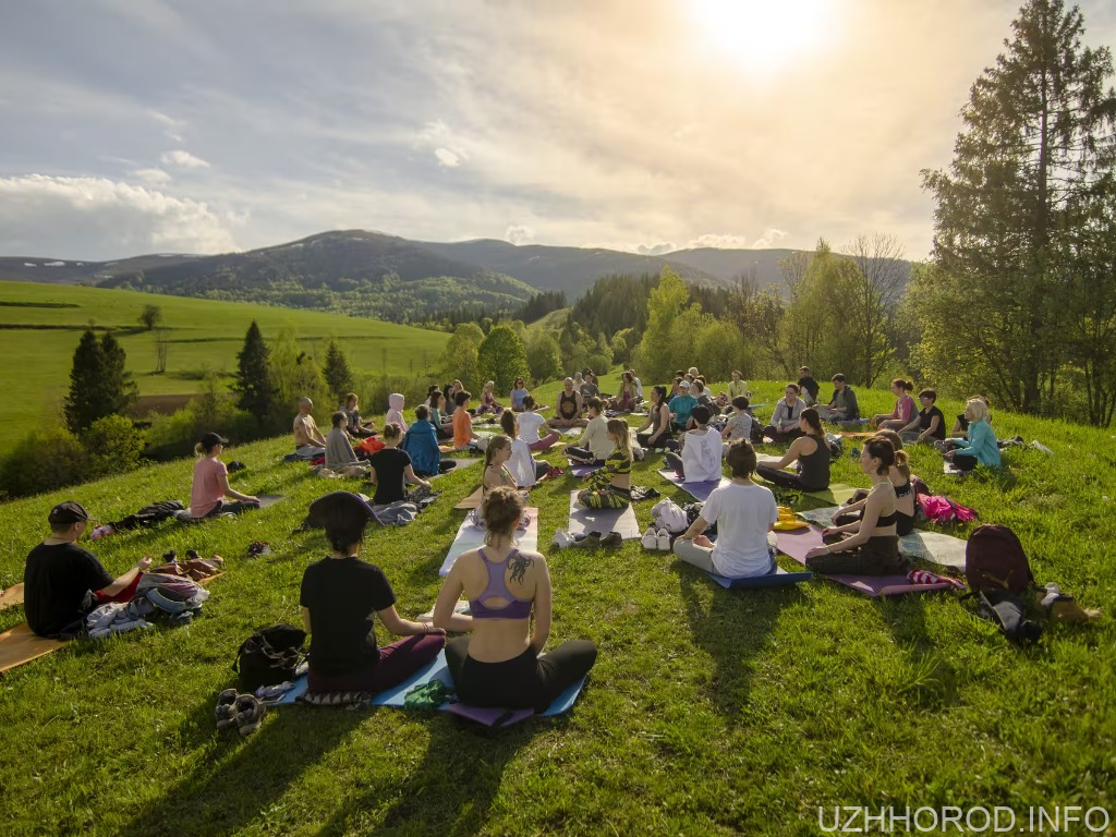 Закарпаття готується до йога-рекорду: Карпатський фестиваль об'єднає тисячі учасників Закарпаття готується до йога-рекорду: Карпатський фестиваль об’єднає тисячі учасників